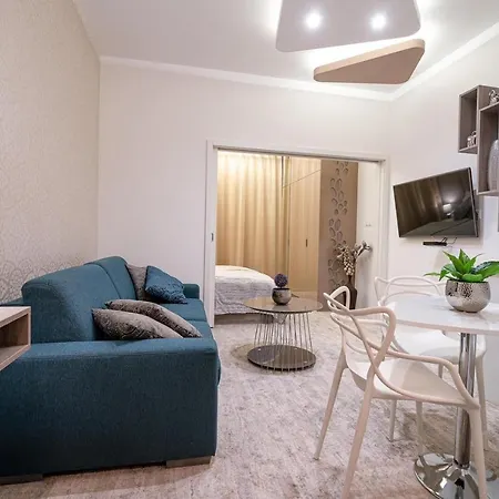 Liana Hrebienok C106 Apartman