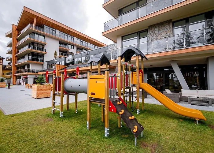 Liana Hrebienok C106 *